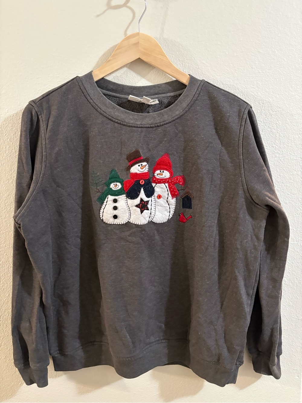 Vintage Rebecca Malone Gray Embroidered Snowman Sweatshirt Medium